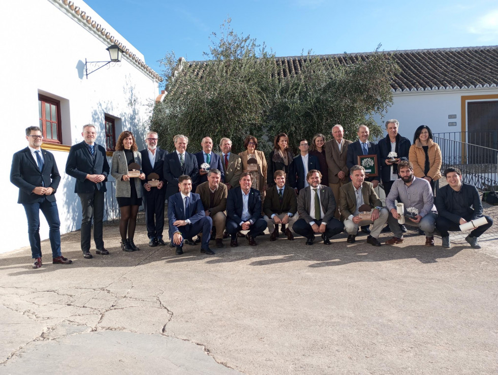 Entrega premios internacionales investigacion defensa produccion ecologica nunez de prado ecovalia baena 2023