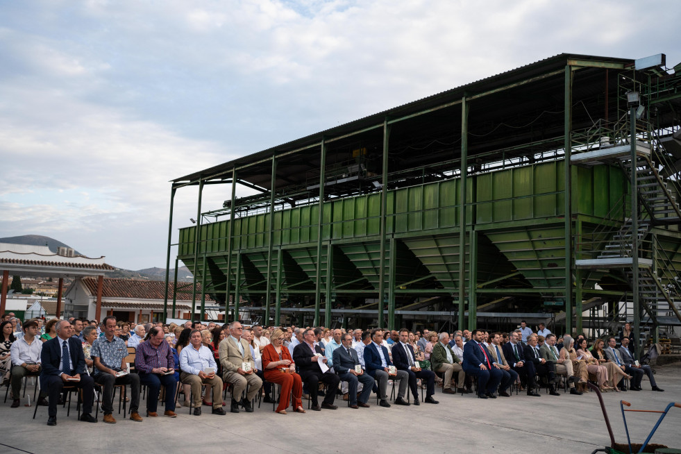 Asistentes homenaje almazara monteoliva oleo250924